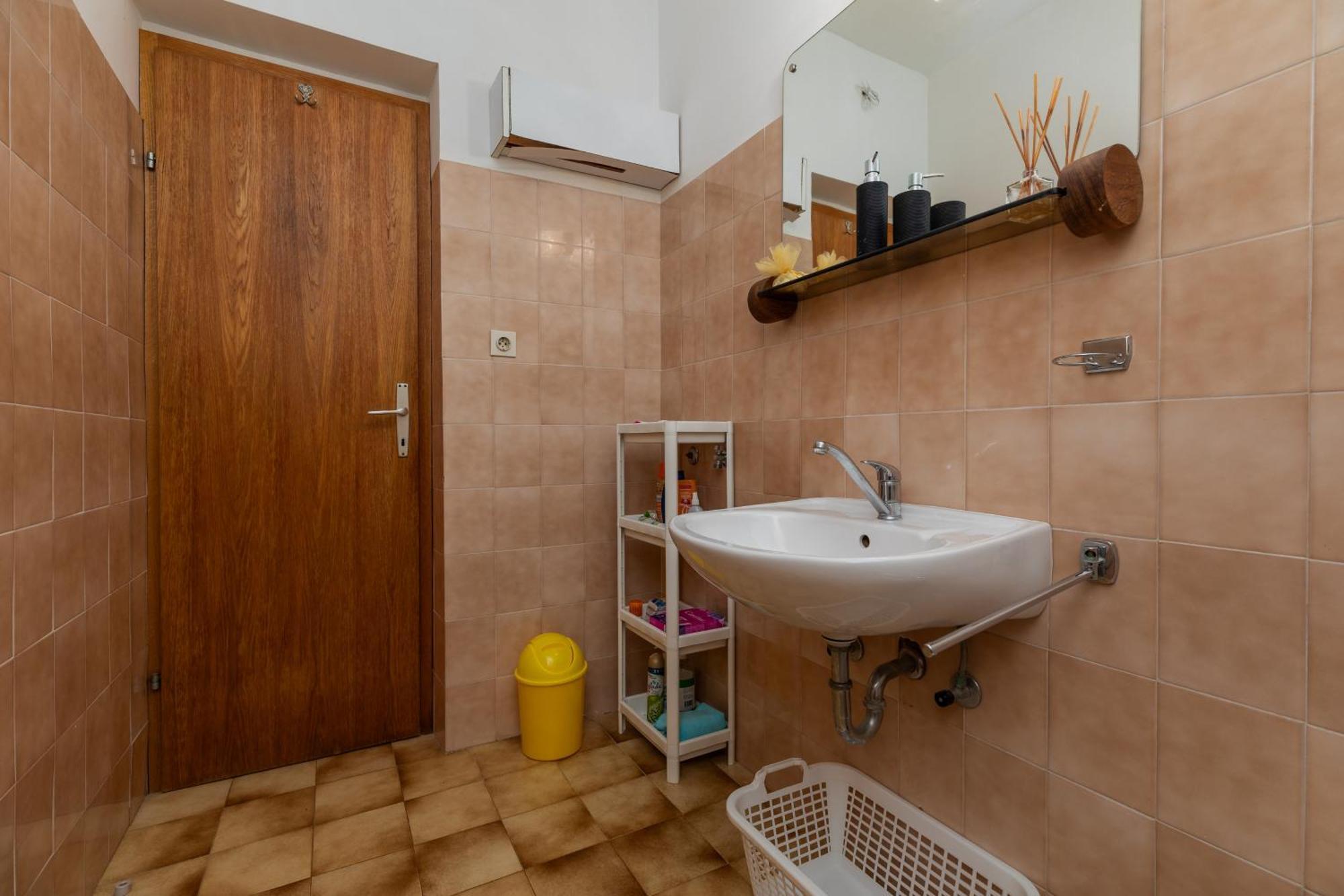 Apartments By The Sea Balica Rat, Omis - 1065 Номер фото